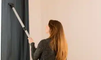 Lavage des rideaux : Conseils pour préserver la beauté de vos tissus