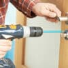 Comment choisir une perceuse visseuse sans fil pour des travaux de bâtiment ?