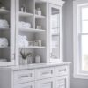 Meuble haut de salle de bain : guide complet pour choisir le rangement idéal