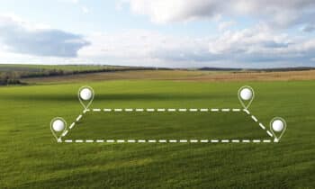 Vendre son terrain à un constructeur : les bonnes pratiques pour réussir la transaction